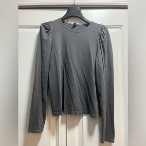 Old Navy S Gray Women's Top with cute shoulders